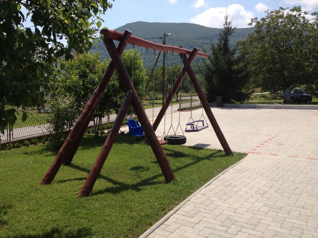 Guesthouse Ante Hodak Selište Drežničko Buitenkant foto