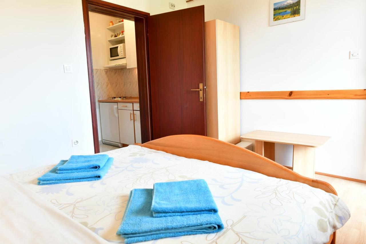 Guesthouse Ante Hodak Selište Drežničko Buitenkant foto