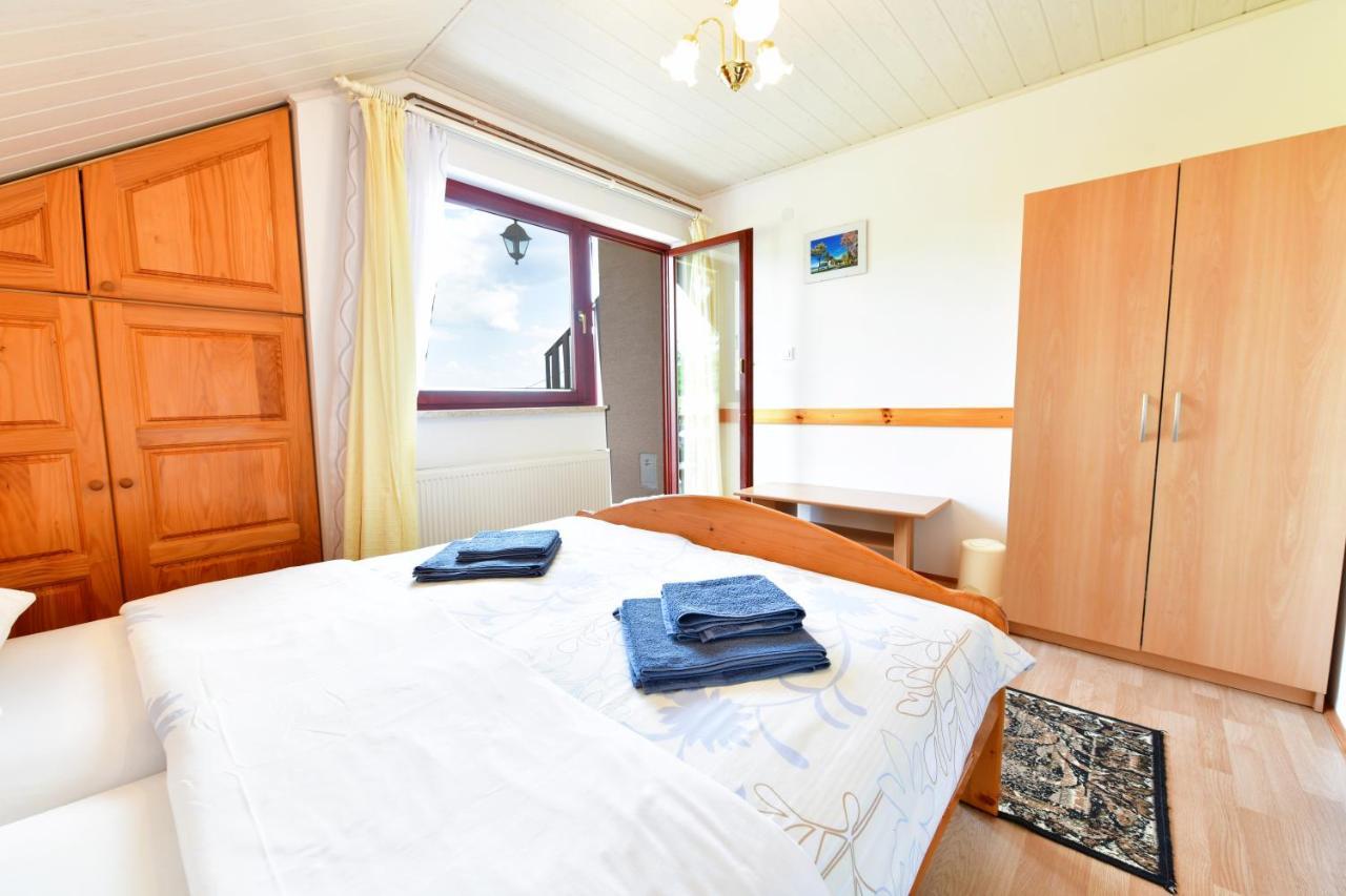 Guesthouse Ante Hodak Selište Drežničko Buitenkant foto