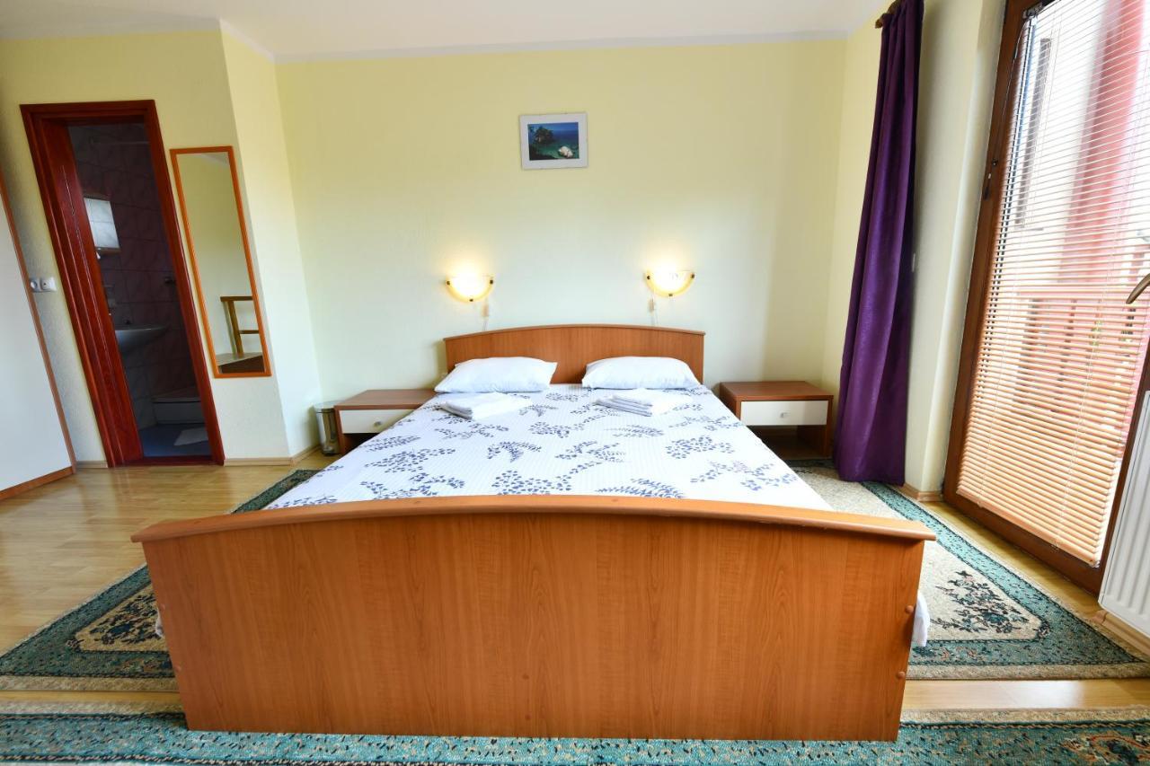 Guesthouse Ante Hodak Selište Drežničko Buitenkant foto